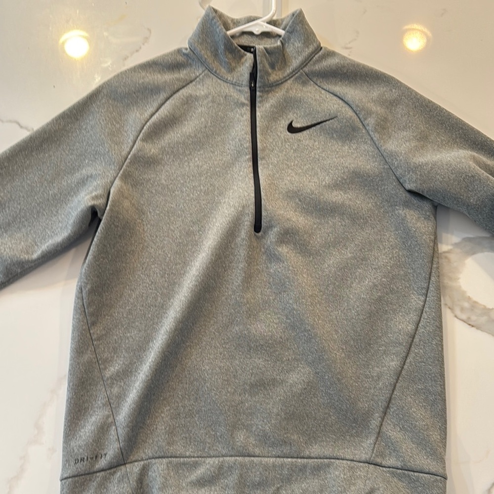 Nike Heather Gray  Men’s Dri-FIT Pullover